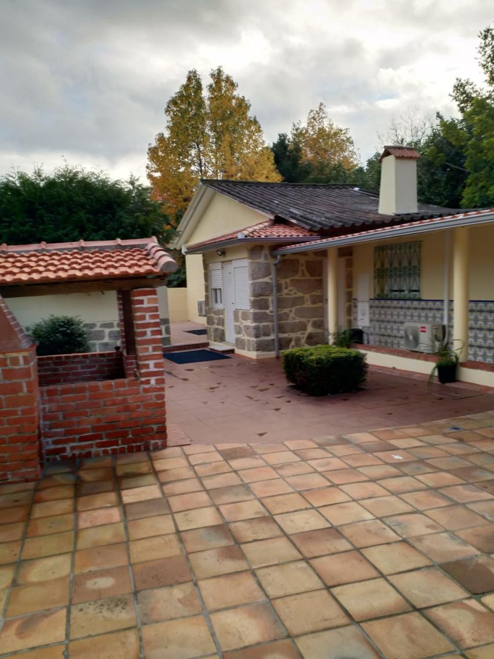 Metro Vilar Suites & Villas Vilar do Pinheiro Bagian luar foto